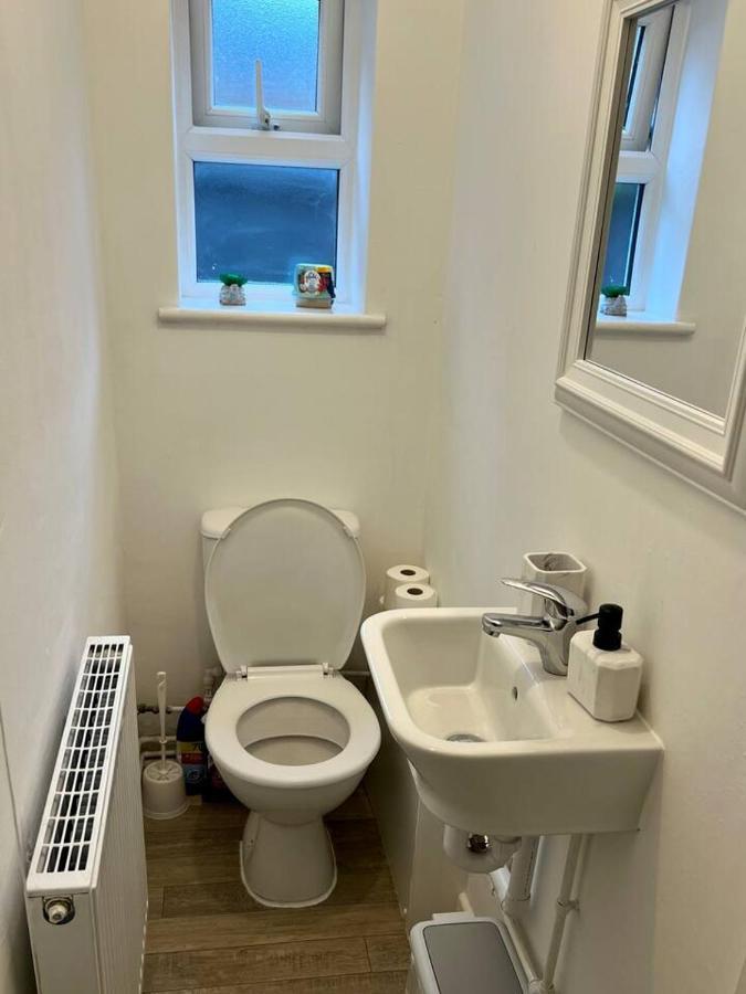 4 Bedroom Terrace House Wellingborough Exterior photo